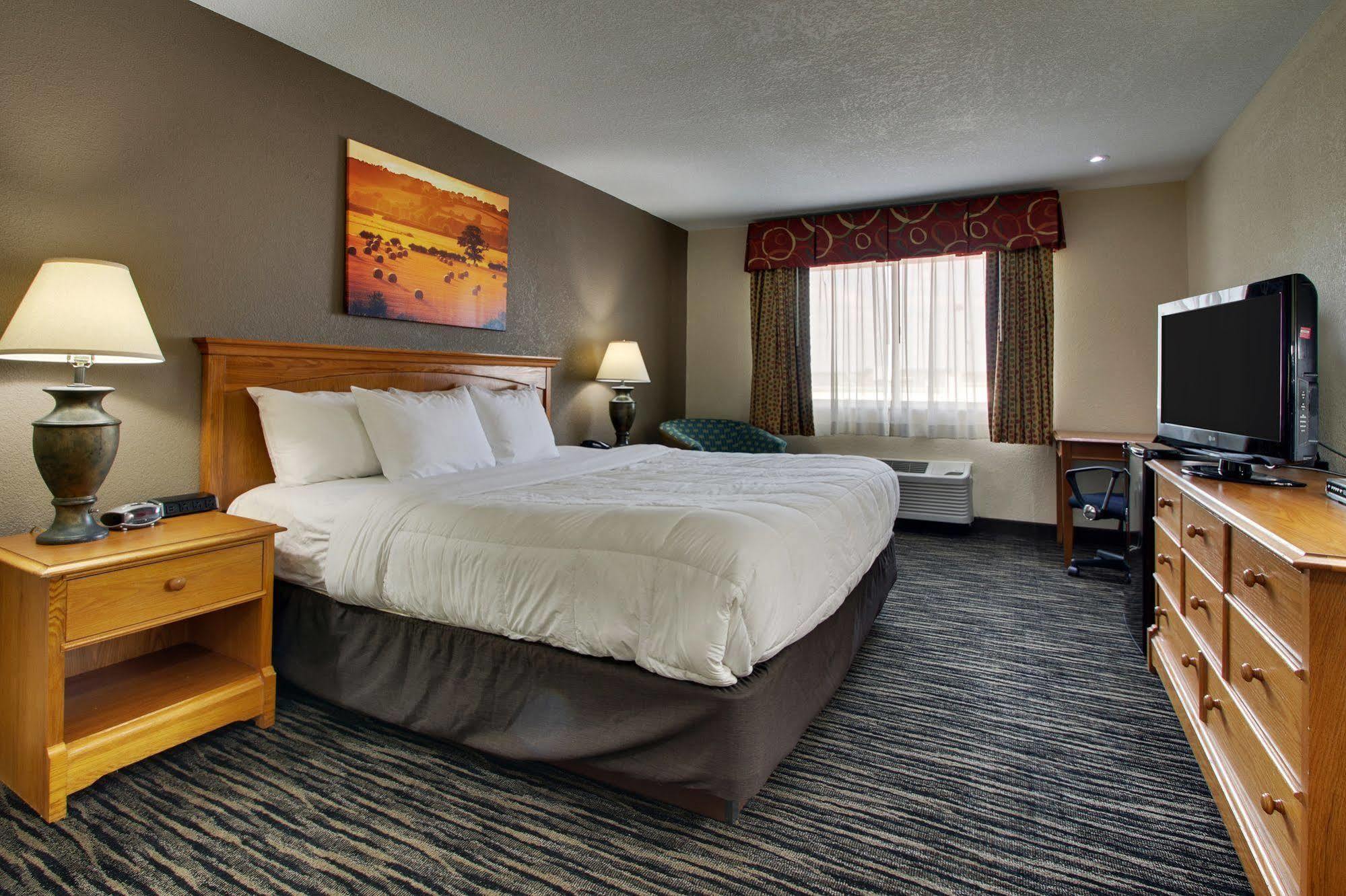 Everspring Inn & Suites Oskaloosa Luaran gambar