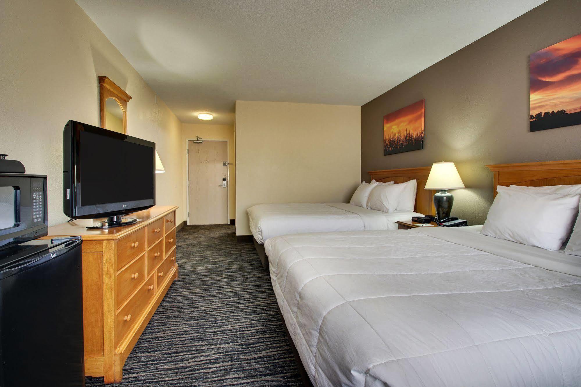 Everspring Inn & Suites Oskaloosa Luaran gambar