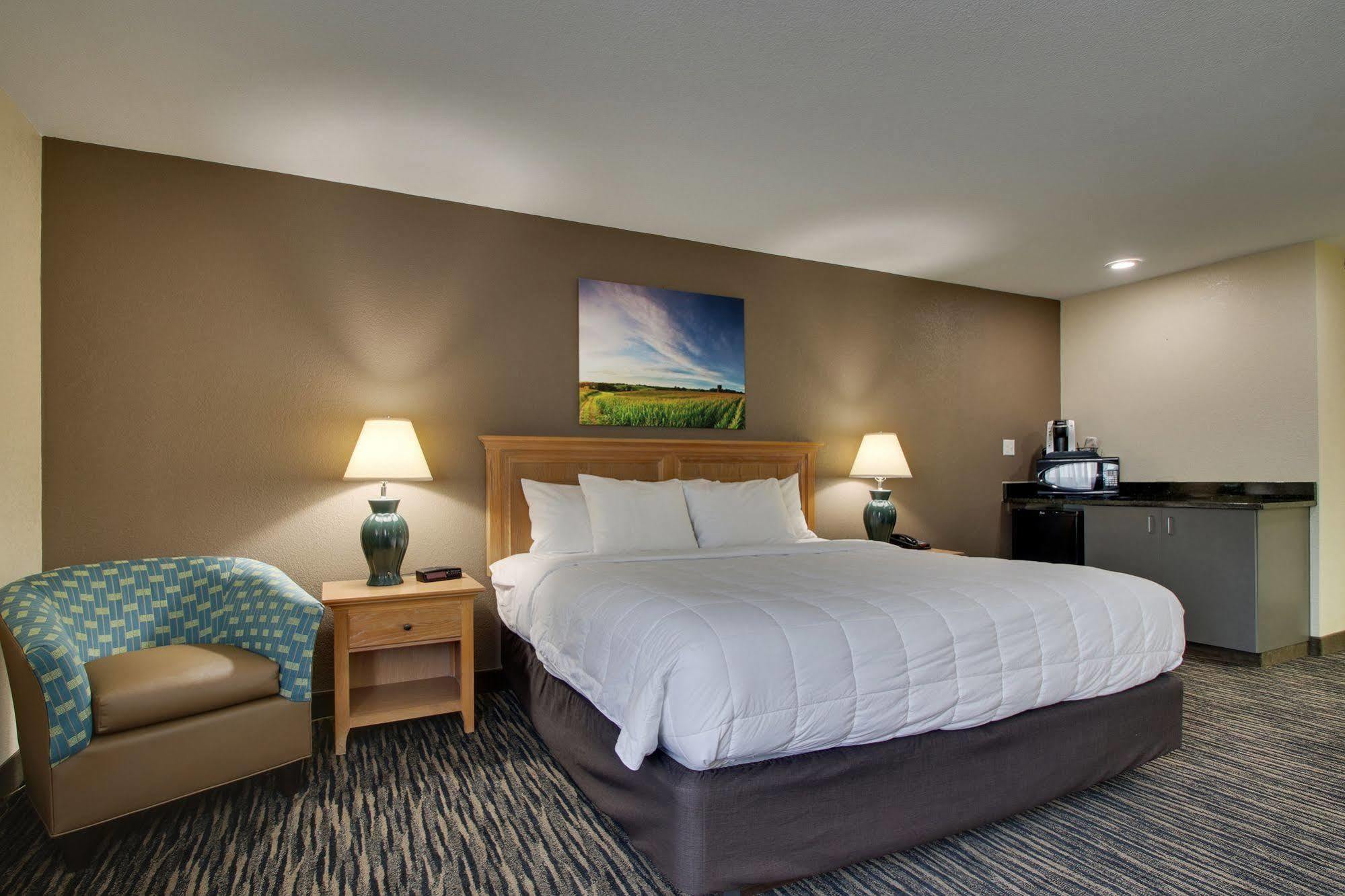Everspring Inn & Suites Oskaloosa Luaran gambar