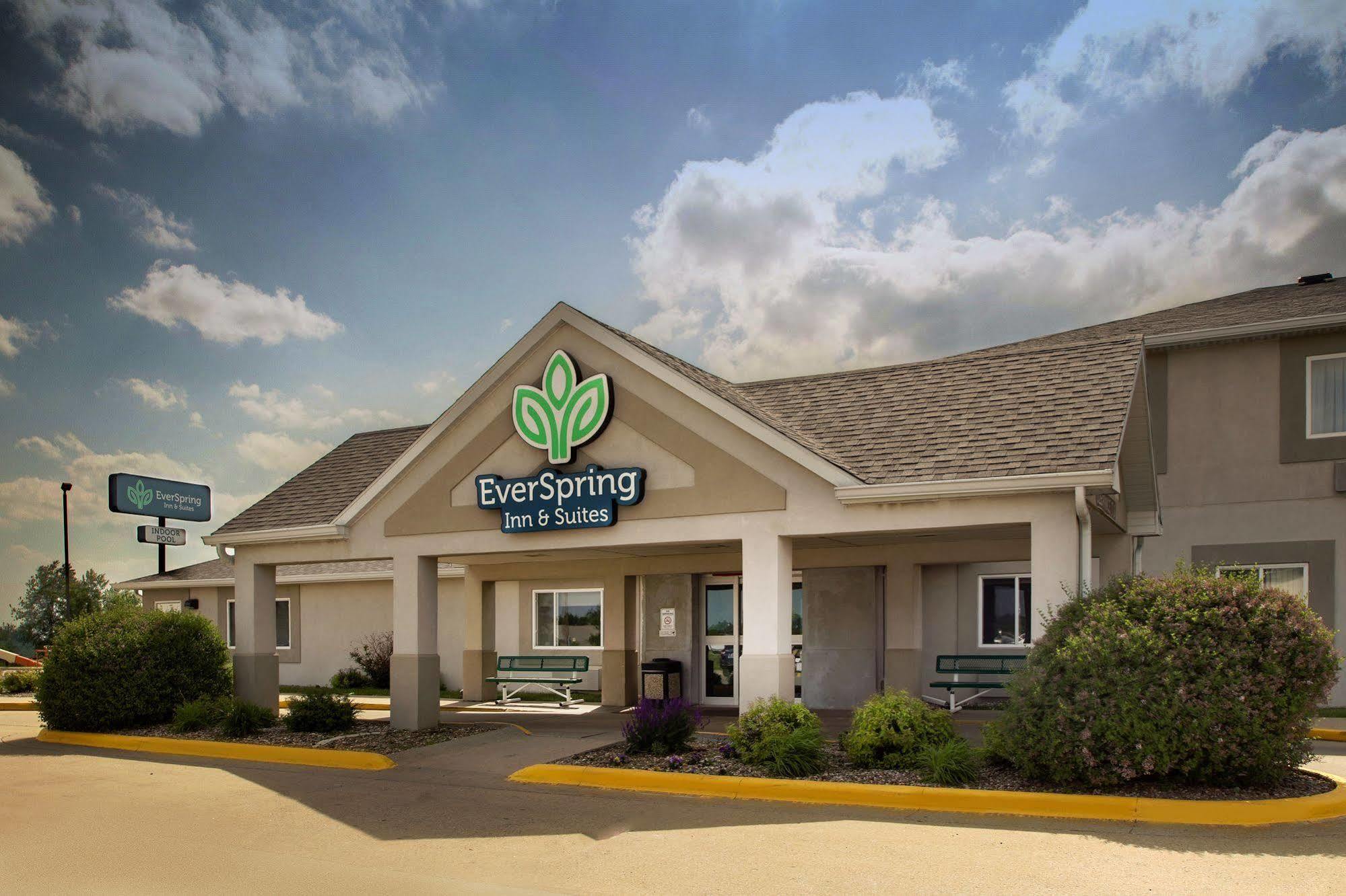 Everspring Inn & Suites Oskaloosa Luaran gambar