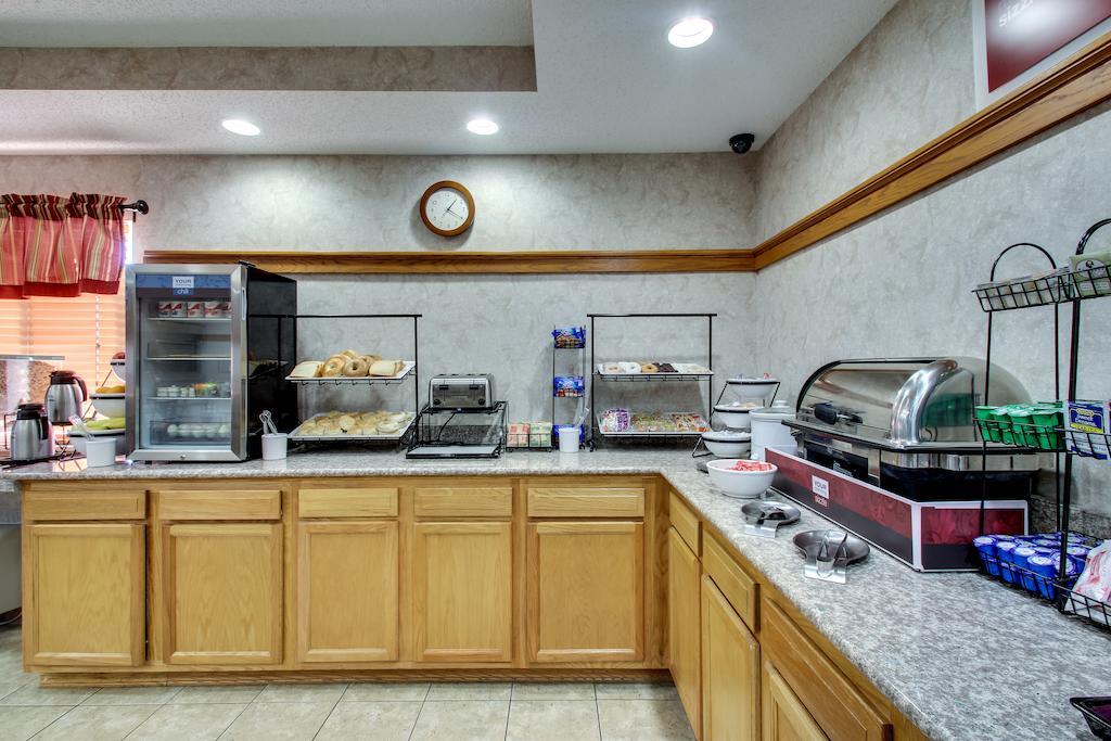 Everspring Inn & Suites Oskaloosa Luaran gambar